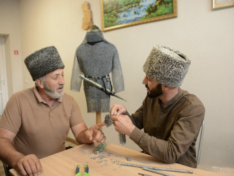 IэпэIэсэныгъэр тарихъым изэгъэшIэн къыщежьэ | Адыгэ макъ