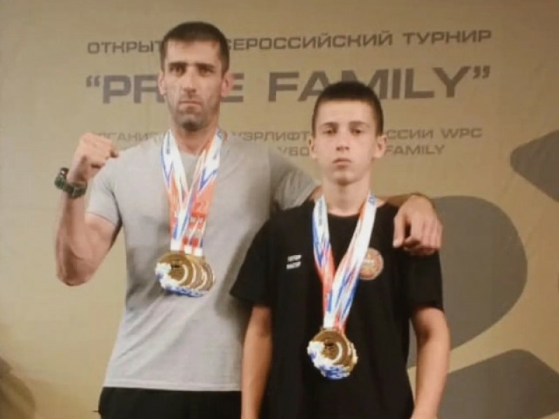 Тэтэрхэу Рустамрэ Расулрэ ягъэхъагъ | Адыгэ макъ