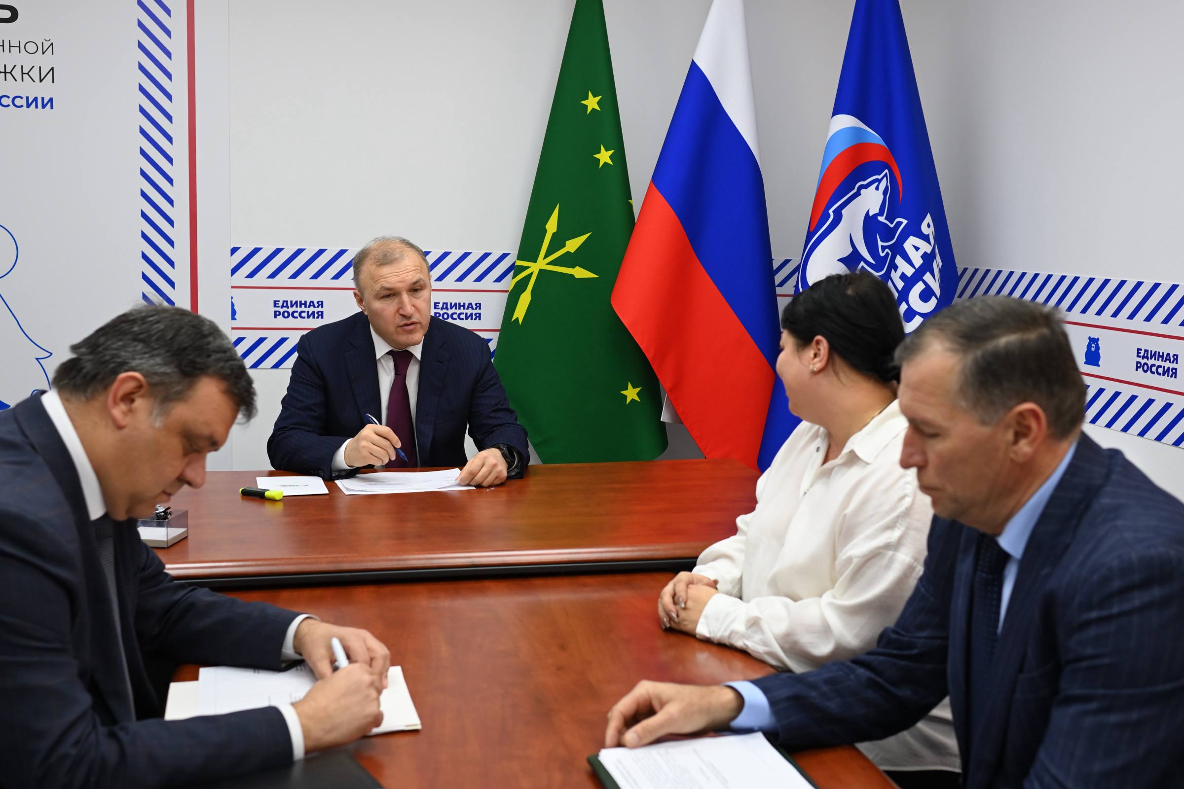 Глава Адыгеи провел личный прием граждан в рамках декады приемов партии «Единая Россия»