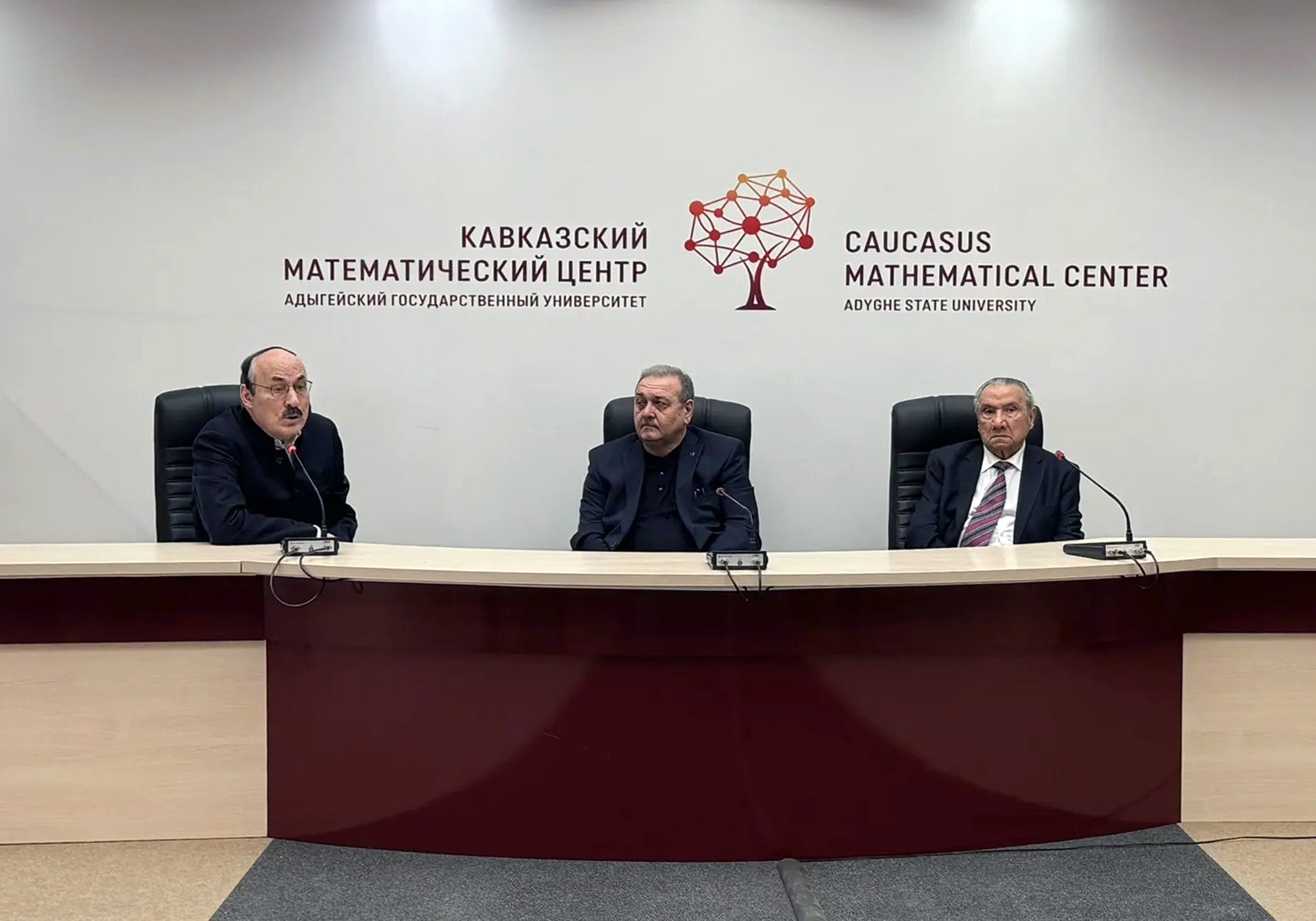 ЗэгурыIоныгъэр анахь шъхьаI