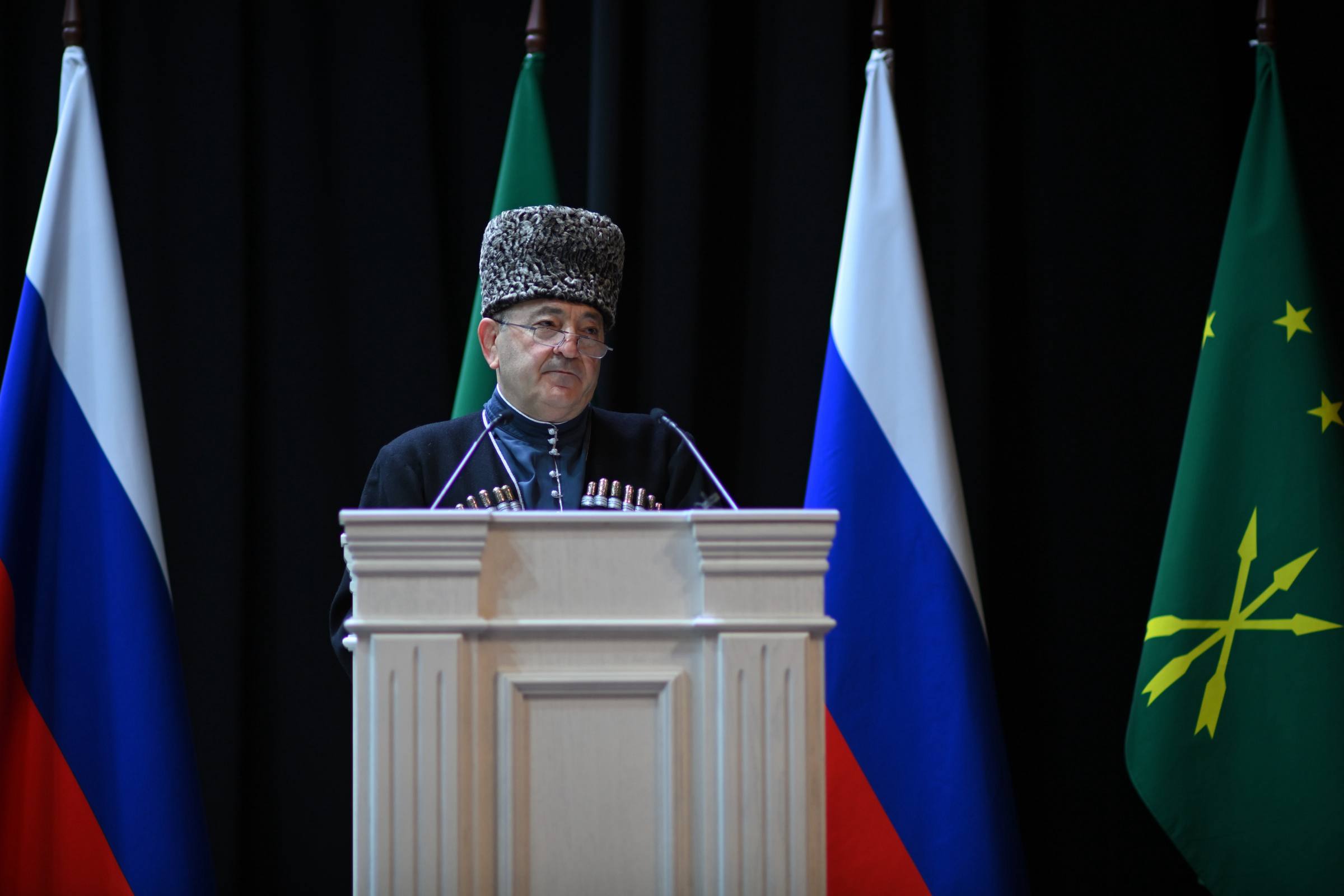 Рамазан Тлемешок переизбран председателем Адыгэ Хасэ – Черкесский парламент