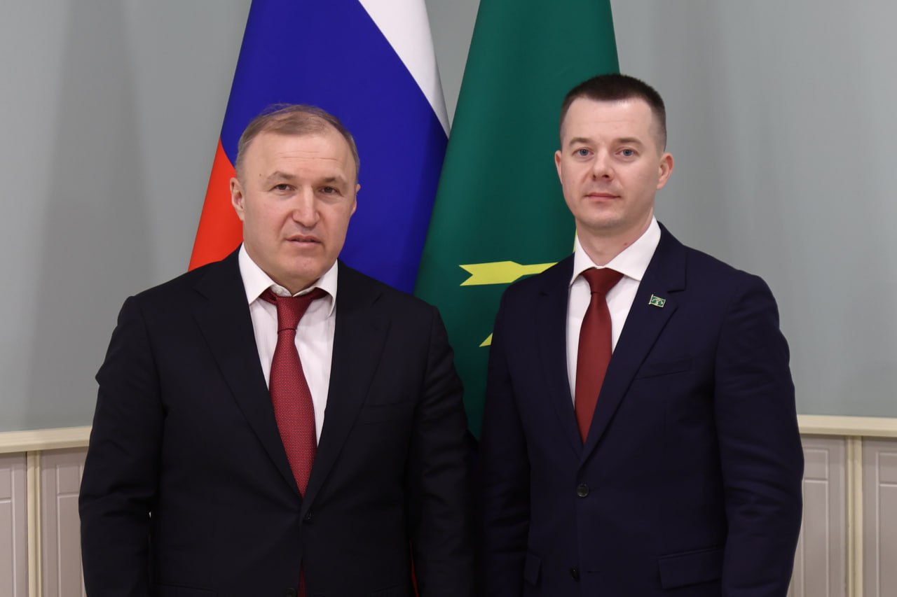 Глава Адыгеи встретился с участником федеральной программы «Время Героев» Сергеем Ковалёвым