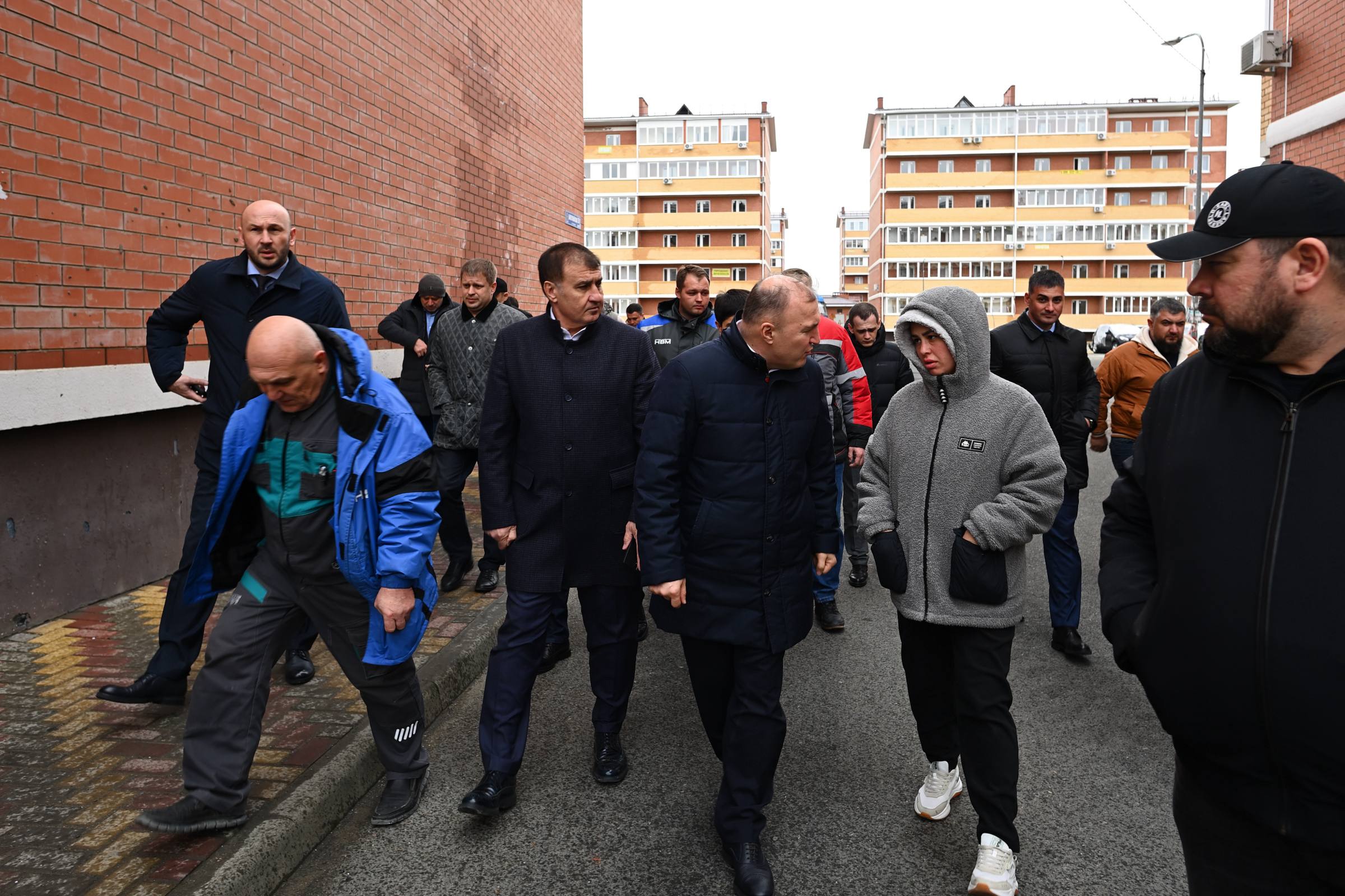 Глава республики ознакомился с ходом восстановительных работ в Новой Адыгее