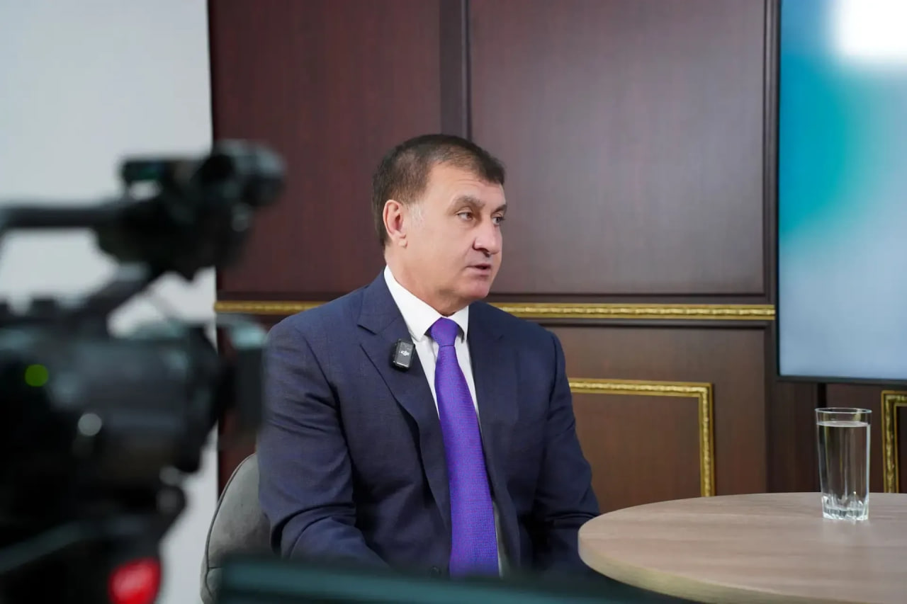 В прямом эфире ЦУР Адыгеи глава Тахтамукайского района рассказал о решении вопроса дошкольного образования | Адыгэ макъ