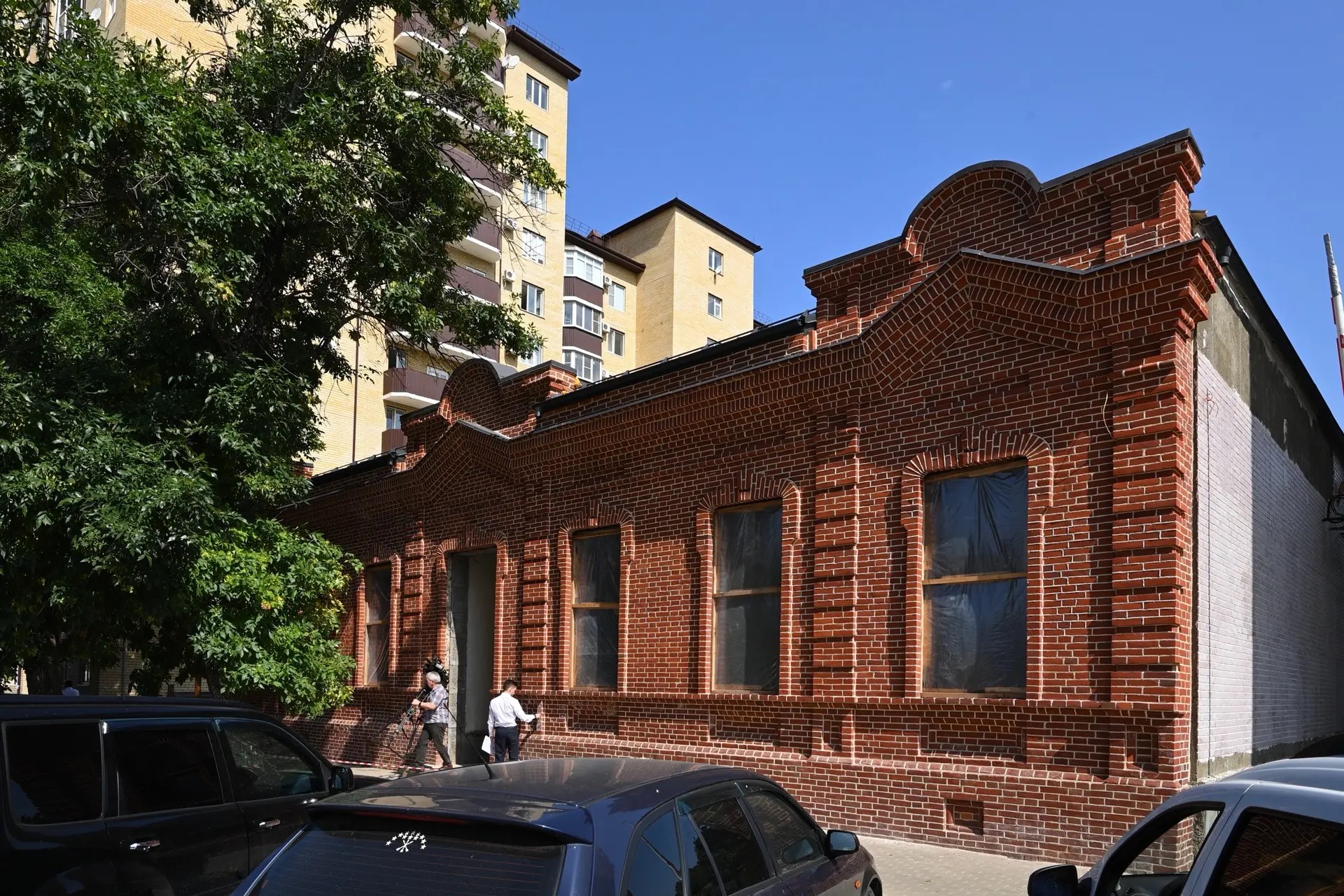 Глава Адыгеи ознакомился с ходом реставрации объекта культурного наследия в Майкопе | Адыгэ макъ