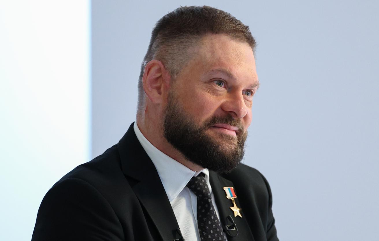 Евгений Поддубный назвал манифест «Единой России» гарантом защиты суверенитета и будущего страны | Адыгэ макъ